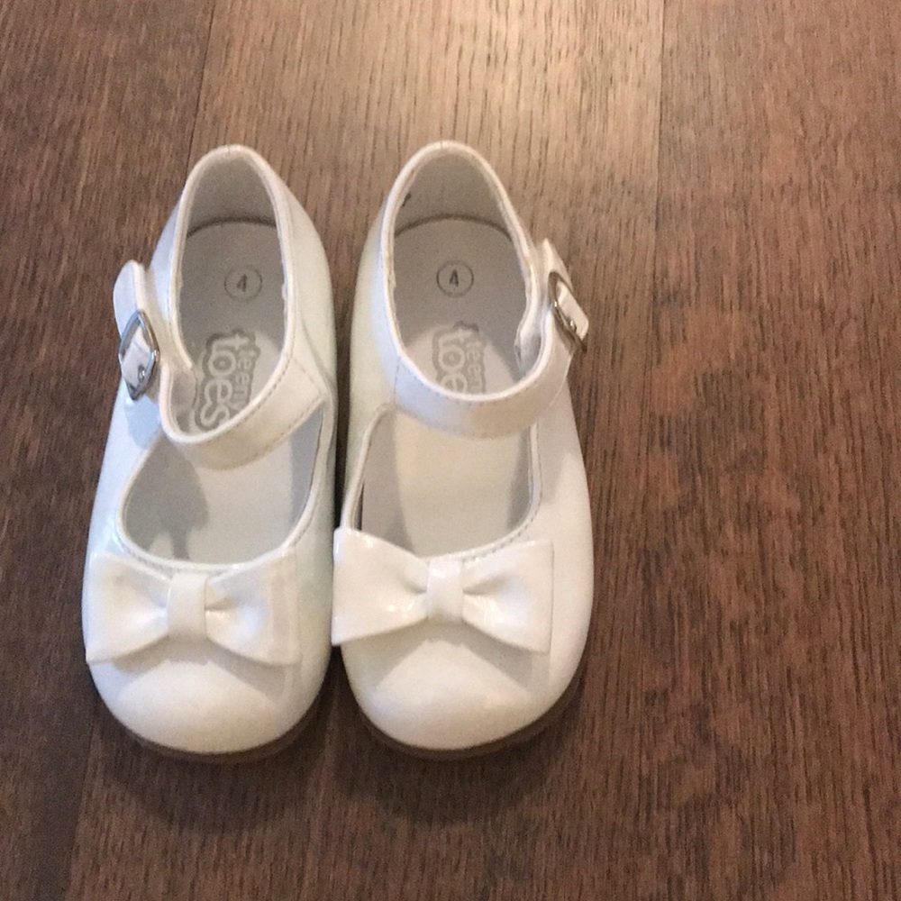 Toddler patent leather Mary Janes